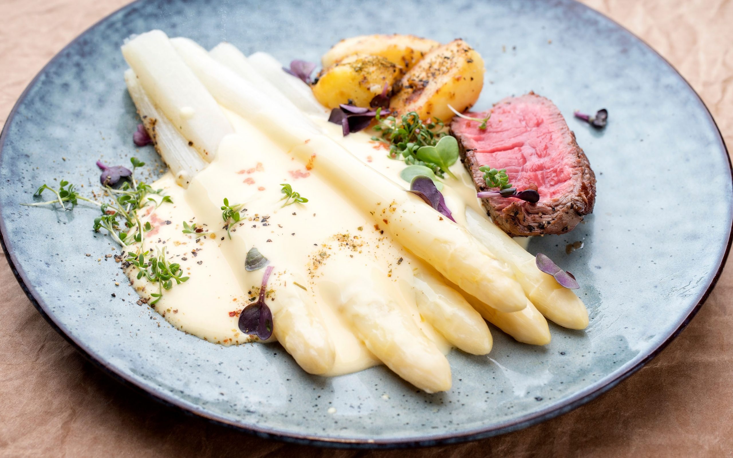 Zartes Rinderfilet mit weißem Spargel - Jungborn Blog …hat immer etwas ...