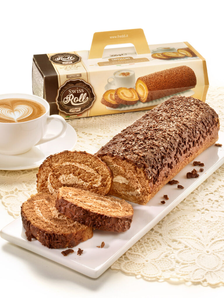 Biscuitrolle mit Cappuccino
