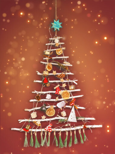 Weihnachtsbaum aus Zweigen