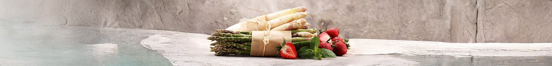 Spargel mit Erdbeeren