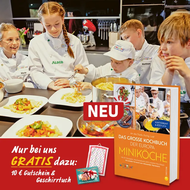 Europa Miniköche beim Kochen mit Kochbuch, Gutschein und Geschirrtuch