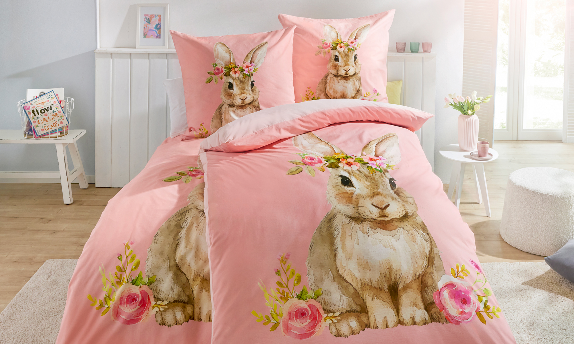 Rosa Bettwaesche mit Hasenmotiv und Blumenkranz