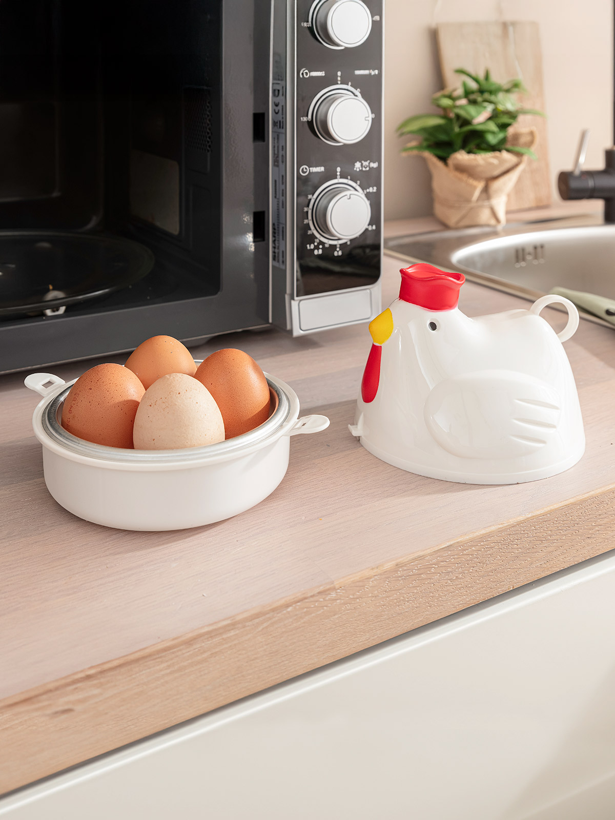 Mikrowellen-Eierkocher „Huhn“ für bis zu 4 Eier Mikrowellen-Eierkocher „Huhn“ für bis zu 4 Eier