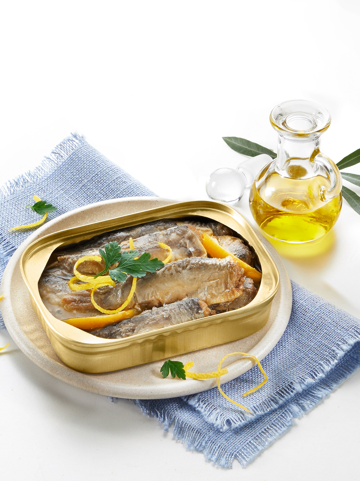 Sprotten mit Zitrone