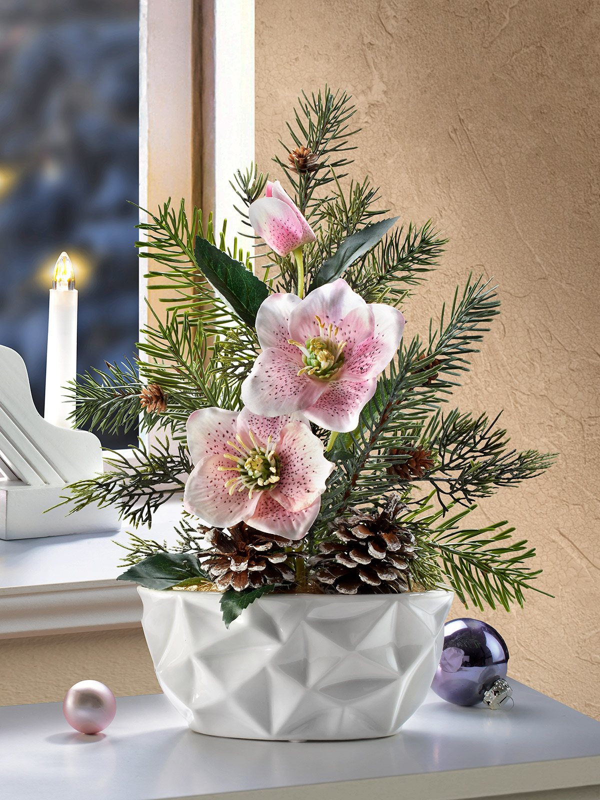 Gesteck „Christrose“