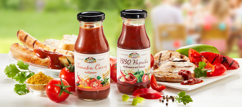 Tomaten-Curry und BBQ-Paprika Grillsaucen mit frischen Zutaten