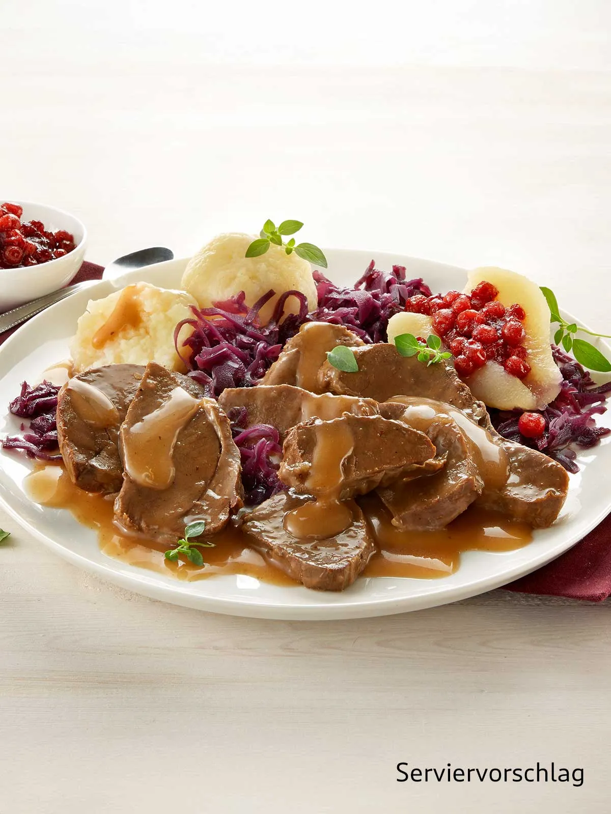 Rehbraten in Preiselbeersauce