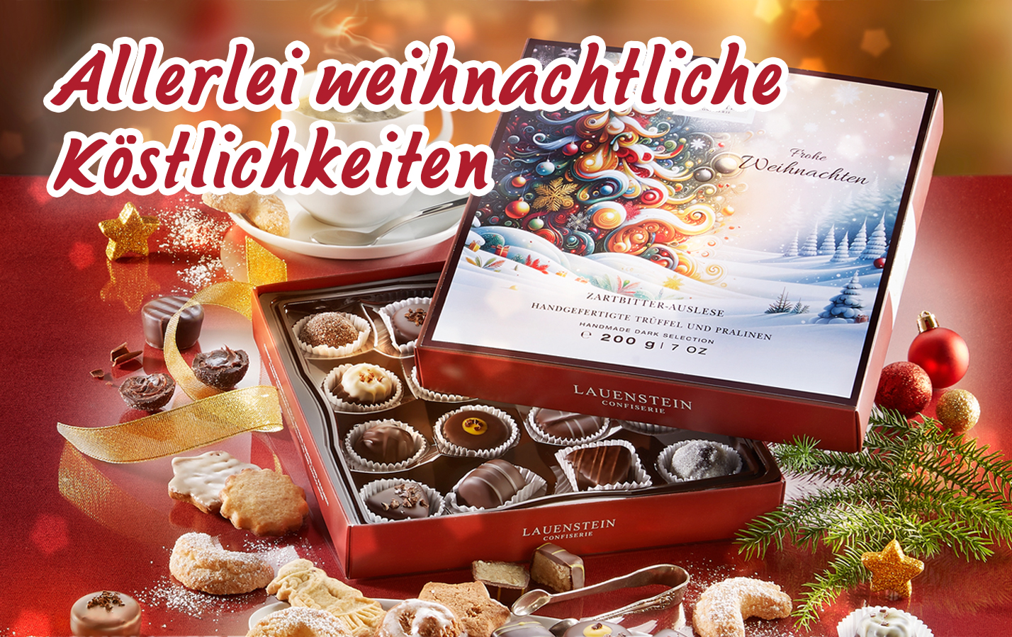 Pralinenschachtel mit Weihnachtsmotiv, Keksen und Kaffee