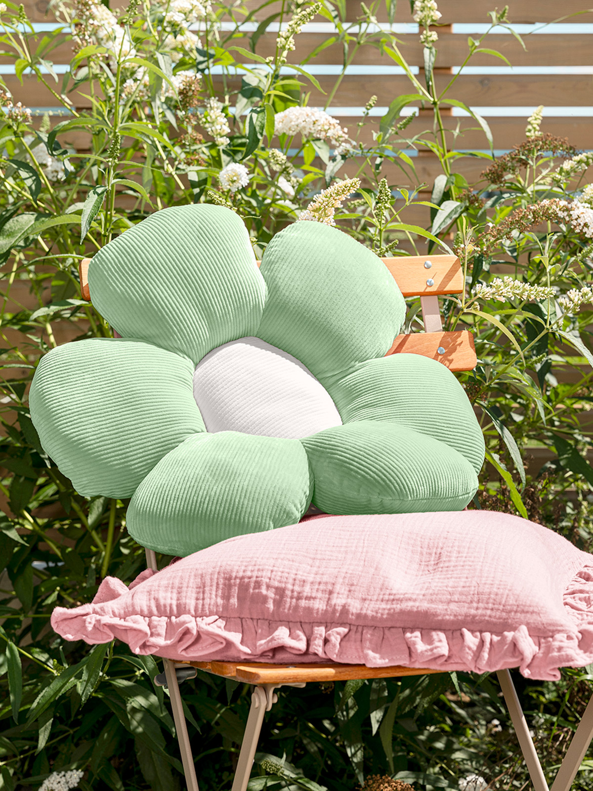 Formkissen „Blüte“, pastellgrün