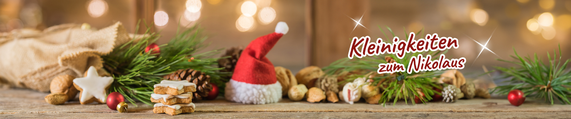 Festliche Nikolaus-Kleinigkeiten mit Nüssen und Weihnachtsdeko