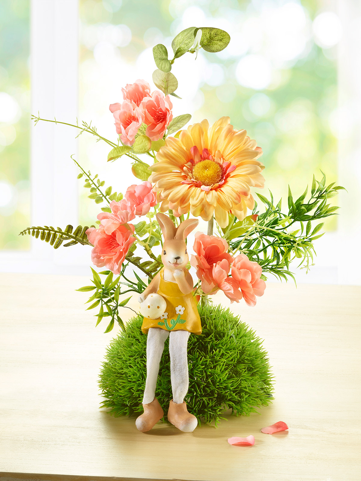 Gesteck „Gerbera“ mit Hase Gesteck „Gerbera“ mit Hase