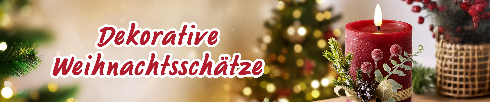 Rote Weihnachtskerze mit Dekoband und Tannenzweig